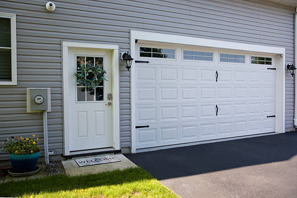 24/7 Emergency Garage Door Panel Replacement experts in Spring Lake Park, MN